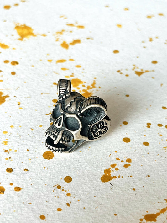 Demon skull ring - MetalForgeJewelry